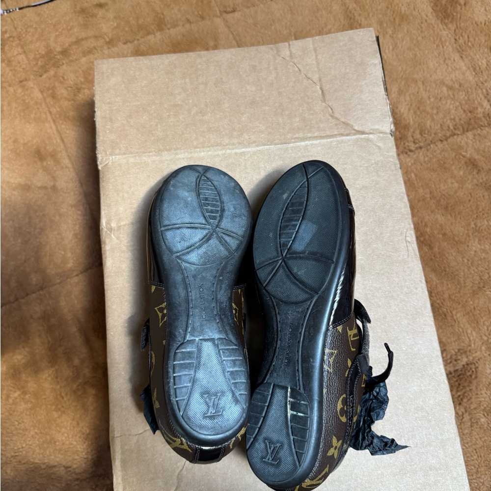 Louis Vuitton Black and Gold Sneakers - Picture 4 of 4